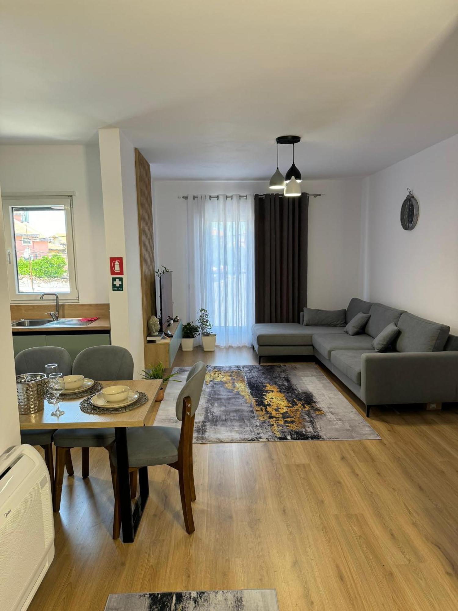 Apartment In City Center ชโคเดอร์ ภายนอก รูปภาพ